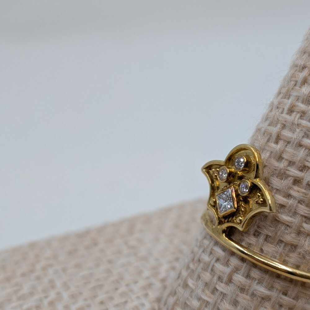 18K Yellow Gold Legend Amrapali Ring with Diamond Inlays - Picture 2 of 4
